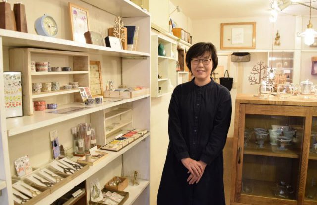 「人やモノとの出会いの場所であってほしいです」と語る小森さん